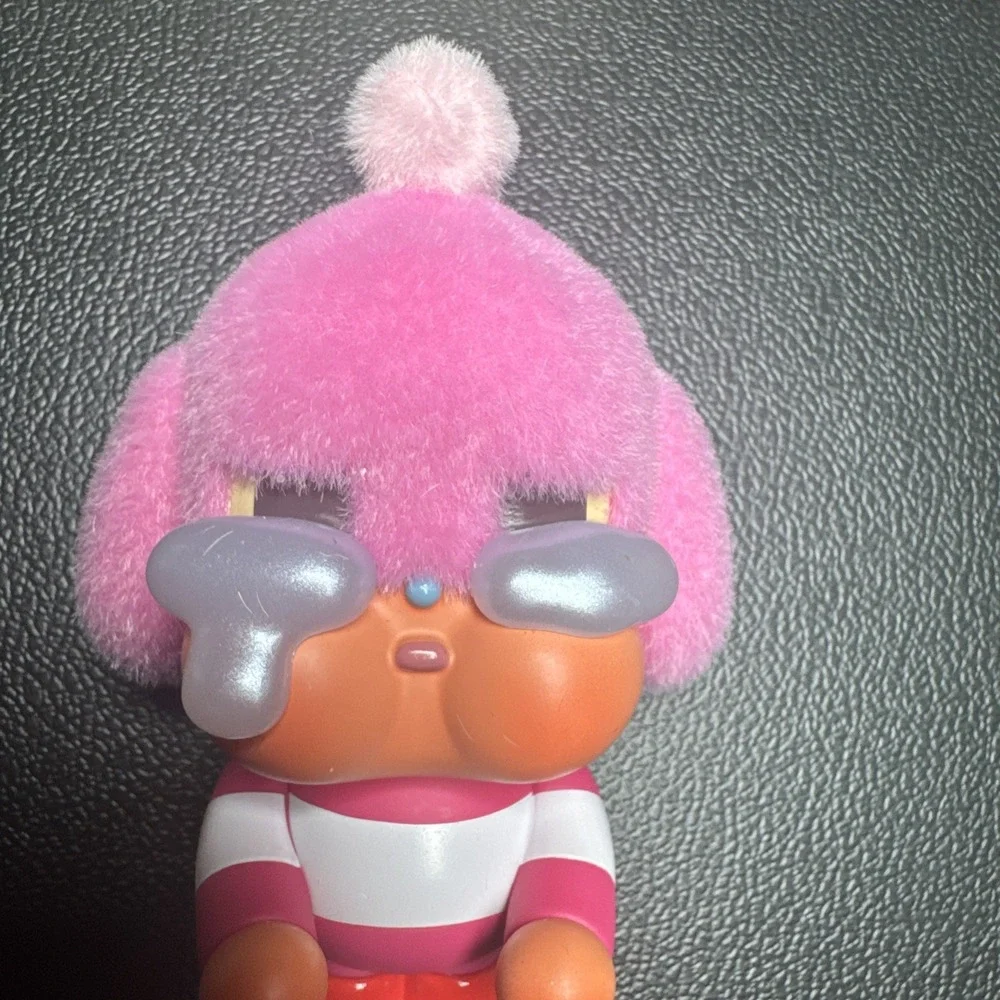 Pop Mart CRYBABY ‎ Crying For Love Series - STOLEN HEART. NO HEART JUST FIGURE